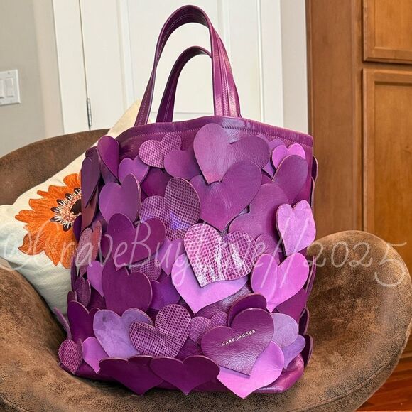 MARC JACOBS ITALY BIG HEART FUCHSIA LEATHER CUTOUT BAG C383189 EUC TAGS $1895 - Picture 5 of 17